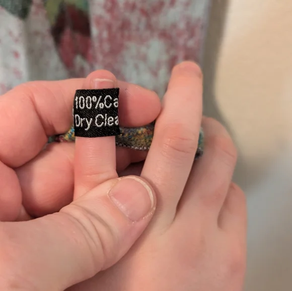 Rapti 100% Cashmere Feather Print Neck Scarf - Picture 5 of 7